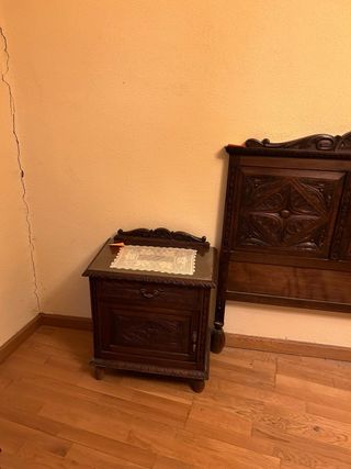 conjunto de muebles antiguos para dormitorio