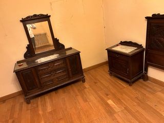 conjunto de muebles antiguos para dormitorio