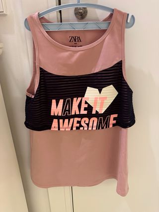 Camiseta y mallas deportivas de niña de Zara