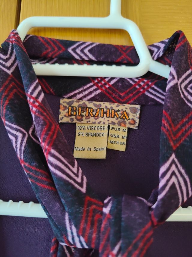 Camiseta Bershka violeta