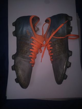 Botas de fútbol PUMA talla 40
