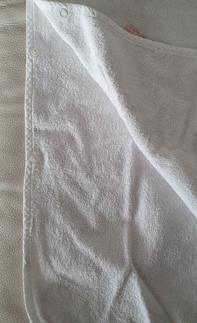 Toalla-capa de baño conejito bebé 3-6 meses