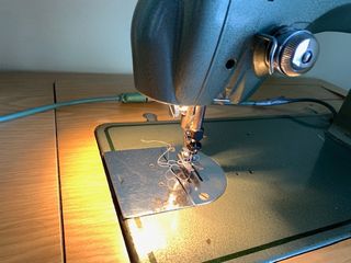Máquina de coser Refrey