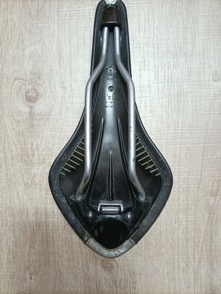 Fizik Arione Kium Negro
