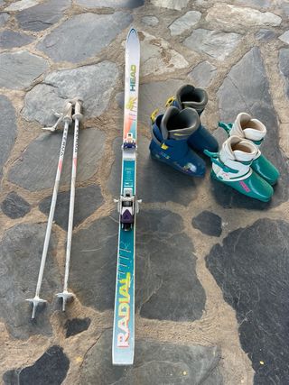 kit conjunto esquis + 2 pares botas + bastones