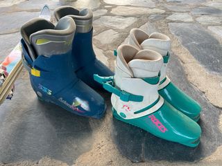kit conjunto esquis + 2 pares botas + bastones