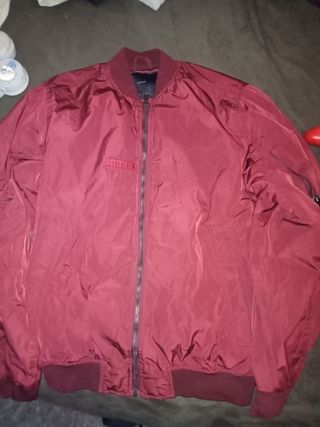 Chaqueta rojo vino lefty