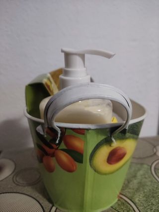 Neceser femenino en metal