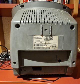 TV PHILIPS + TDT CON Cables