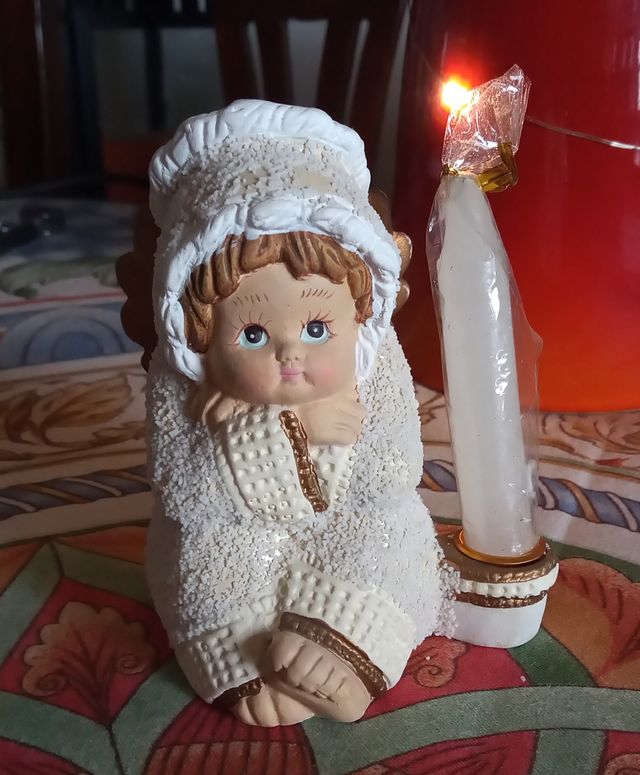 Angioletto portacandela in ceramica