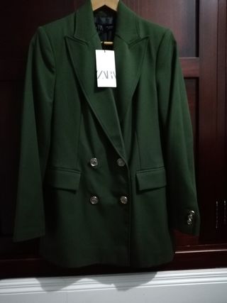 chaqueta talla mediana de zara nueva a estrenar.