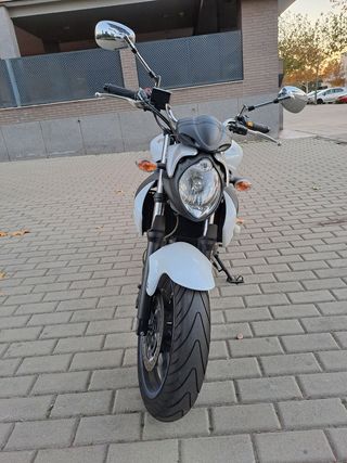 Suzuki Gladius