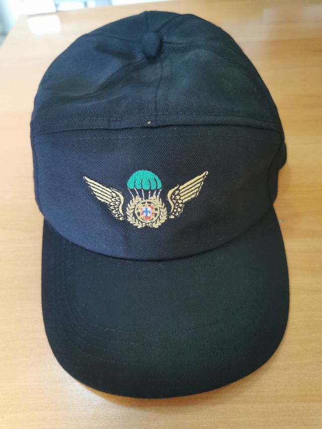 Bonés (Militar de colecção)