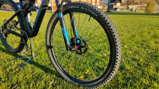 Bicicleta MTB doble Cube carbono 29 en Xt