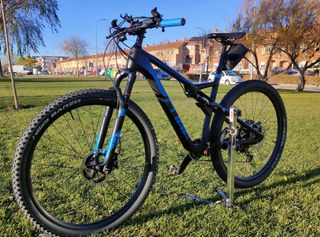 Bicicleta MTB doble Cube carbono 29 en Xt