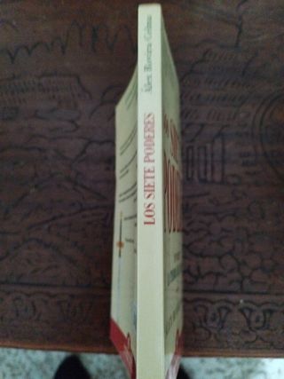 Los siete poderes. Libro 