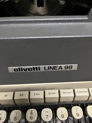 Maquina escribir Olivetti linea 98