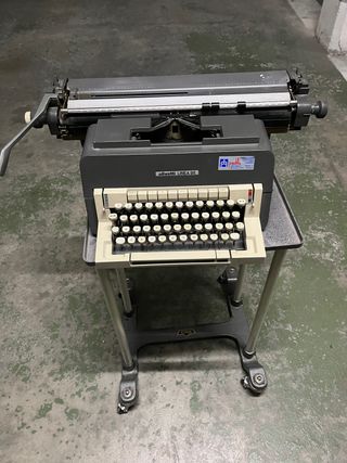 Maquina escribir Olivetti linea 98