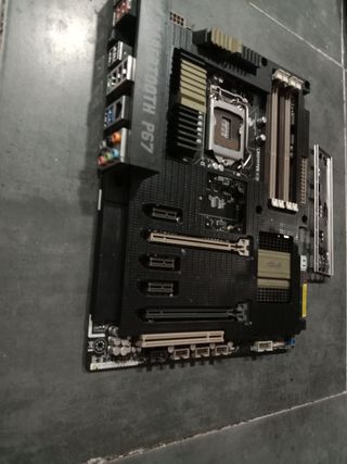 Placa base Asus sabertooth p67 averiada