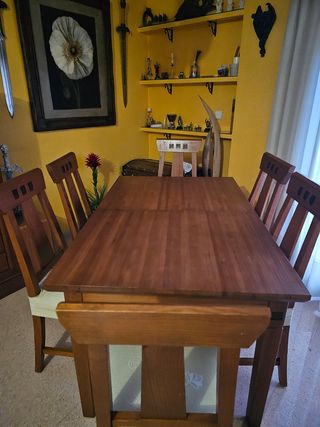 Mueble de salón y mesa con sillas(precio es ambas)