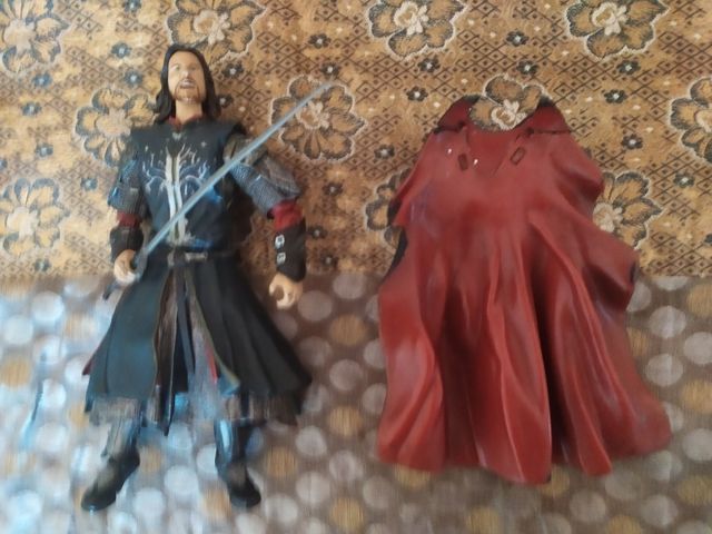 Figuras Aragón y Gandalf