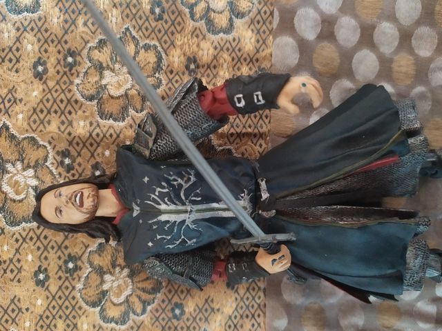 Figuras Aragón y Gandalf