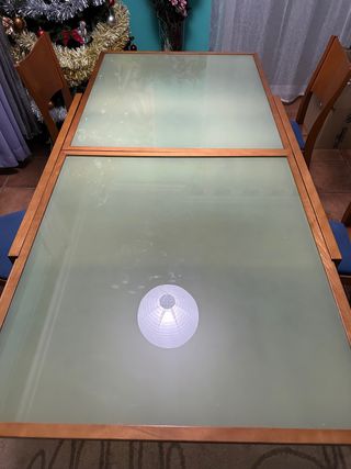 Conjunto de mesa y sillas 