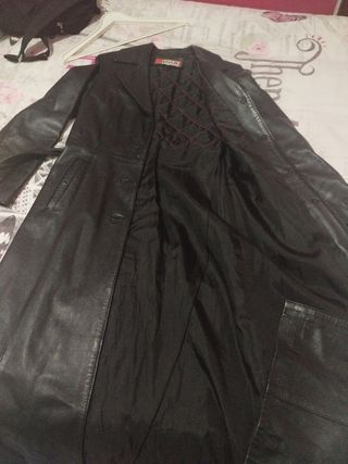 ABRIGO NEGRO 100%CUERO