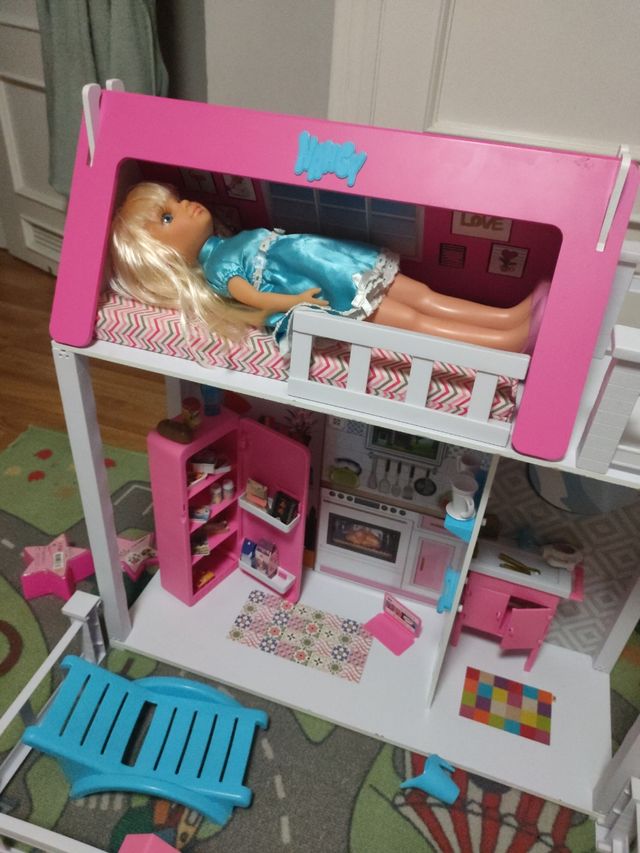 Casa Nancy de madera. accesorios.