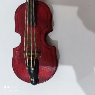 Miniatura de violín y arco madera y gafa