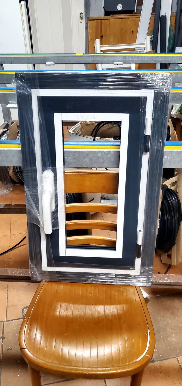 ventana, practicable en color