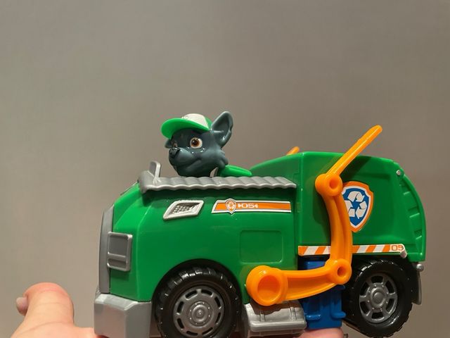 Patrulla canina vehículos con cachorros