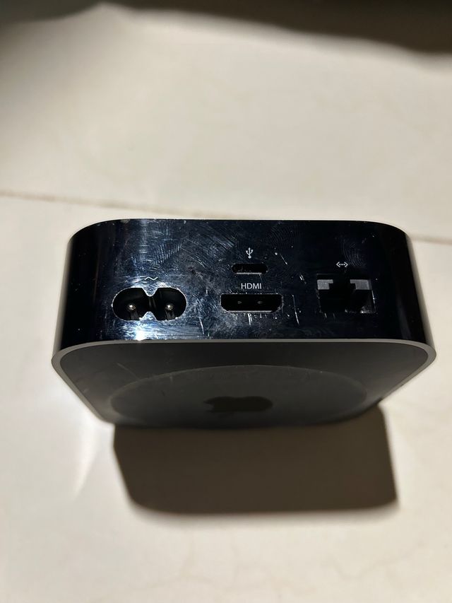 apple tv 4 A1625 con cable hdmi y alimentacion
