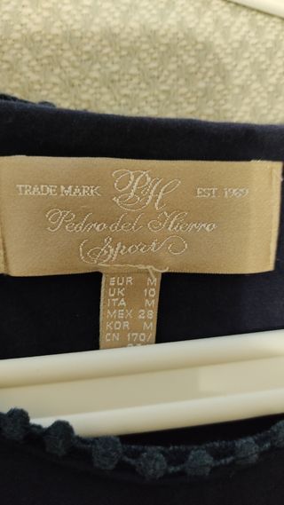 Vestido de Pedro del Hierro.