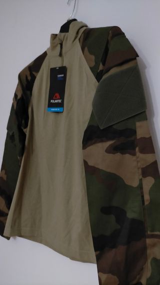 Camisola camuflaje polartec.