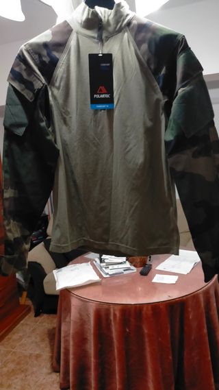 Camisola camuflaje polartec.