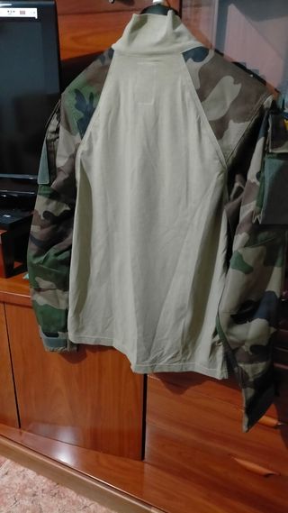 Camisola camuflaje polartec.