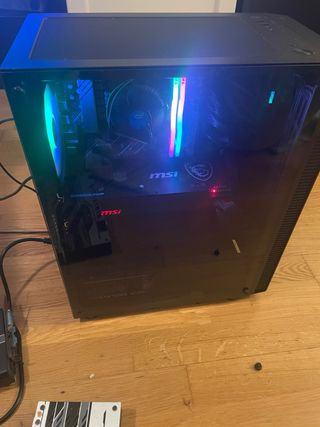 PC Gamer I5 10400F + 16 GB RGB + MSI RX Vega 56