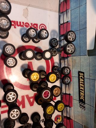 Ejes y neumáticos scalextric