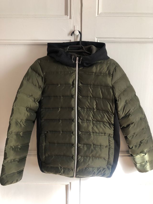 Anorak Benetton de niño. 1’60cm. estatura