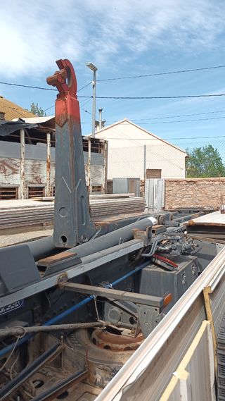 Man f2000