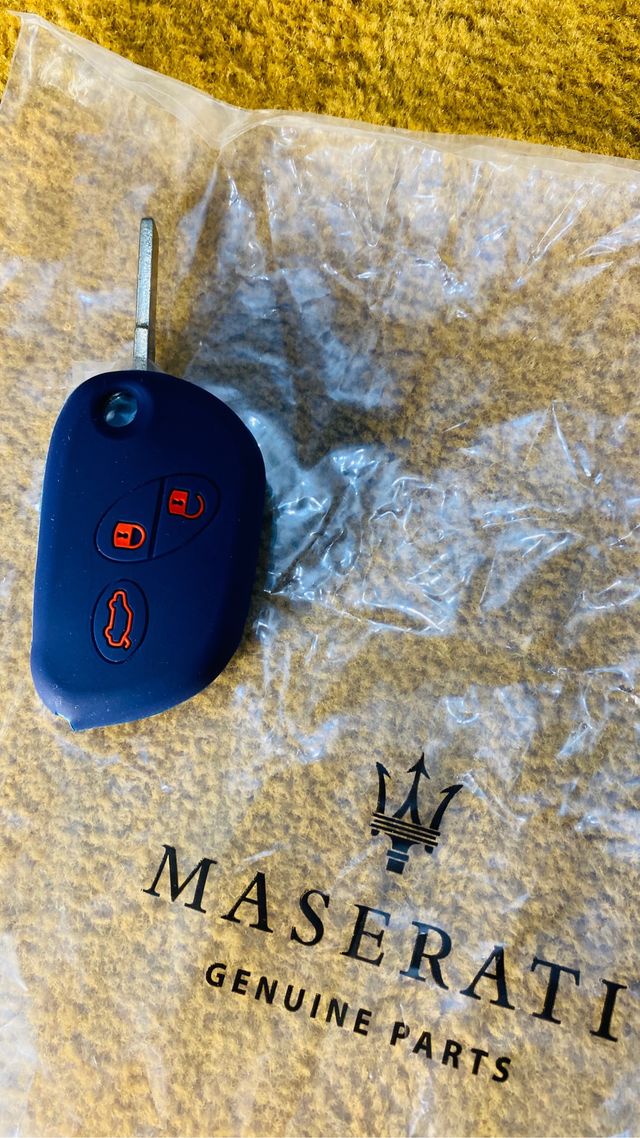 Carcasa y llave MASERATI Con Funda