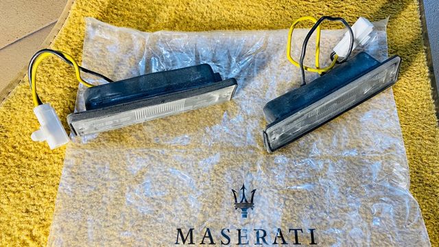 LUCI TARGA MASERATI CON COPERTURA A SOFFITTO