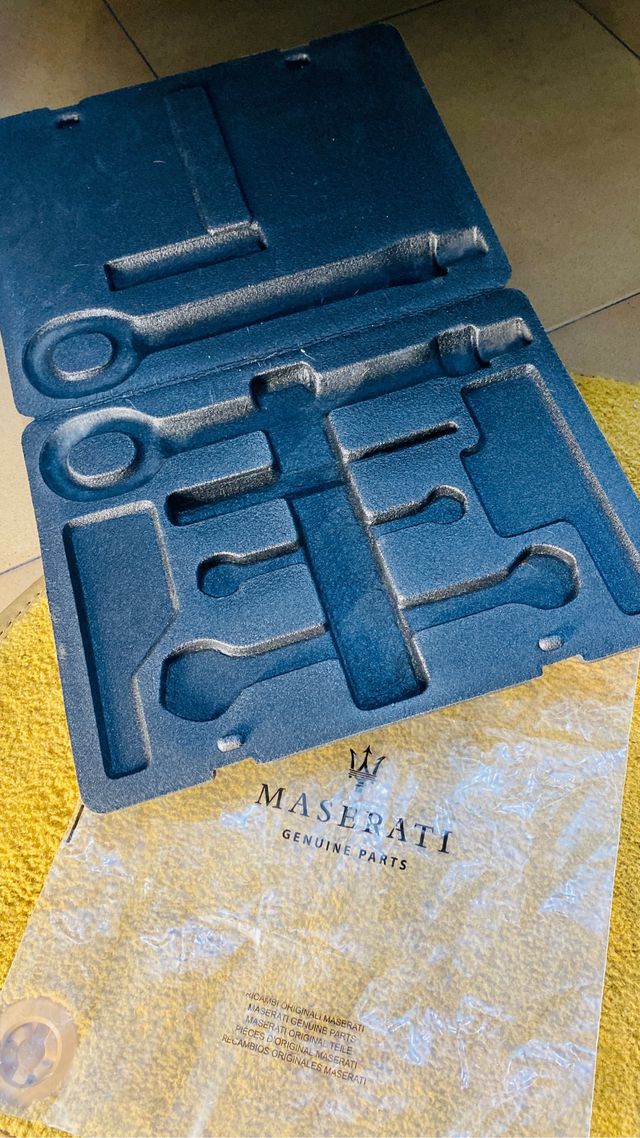 BAULE PORTAUTENSILI MASERATI