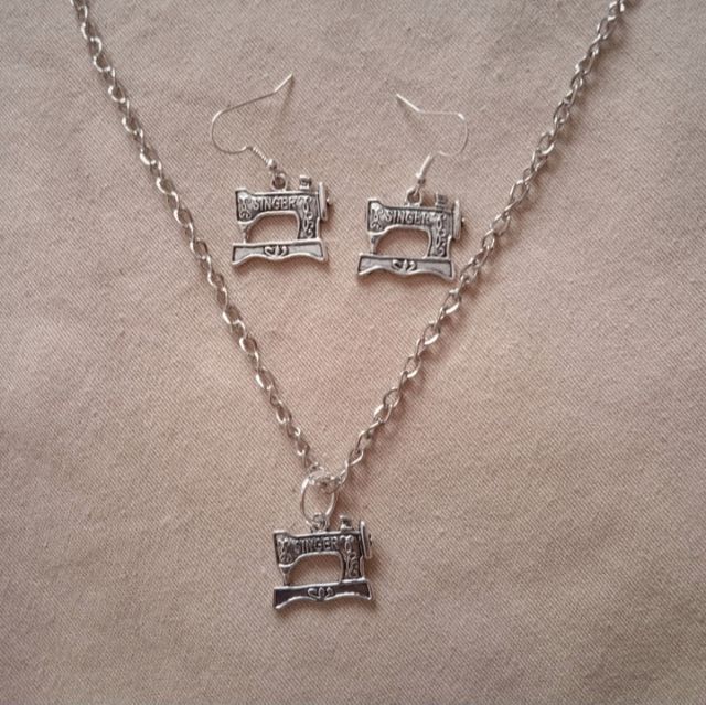 Conjunto máquina de coser Singer