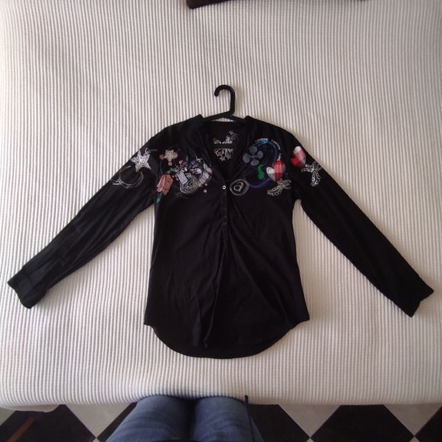 Camisa desigual negro