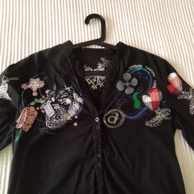 Camisa desigual negro