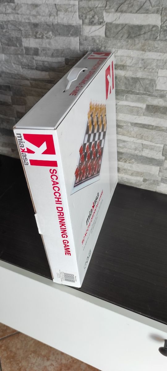 Scacchiera in vetro con 32 bicchierini