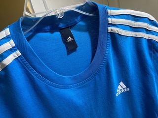 camisa deportiva “Adidas” buena talla L