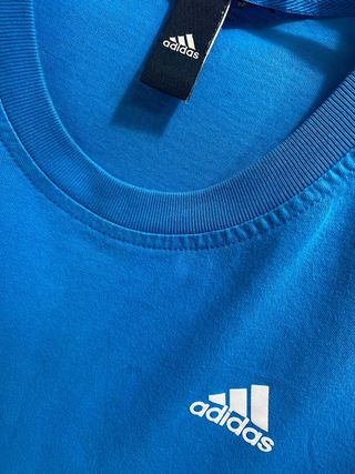 camisa deportiva “Adidas” buena talla L